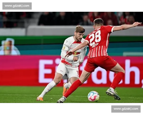 今日焦点足球赛事深度解析与精准推荐实战策略分享全面前瞻攻略汇 今日焦点足球赛事深度解析与精准推荐实战策略分享全面前瞻攻略汇