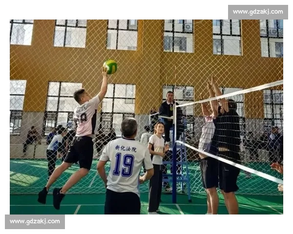 激情扣杀点燃赛场青春力量汇聚排球竞技巅峰之战全城瞩目热血开战 - 副本 (2)
