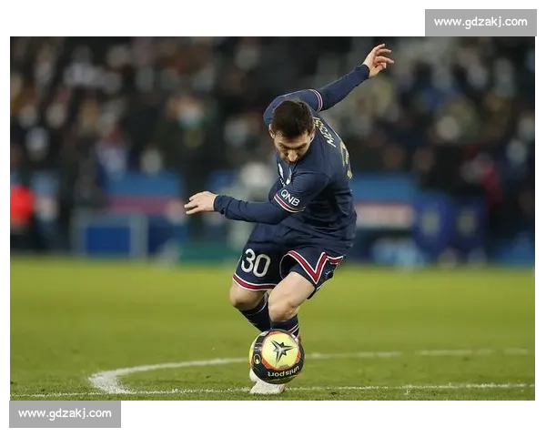 法甲足球联赛技术特点解析与发展趋势探讨 法甲足球联赛技术特点解析与发展趋势探讨