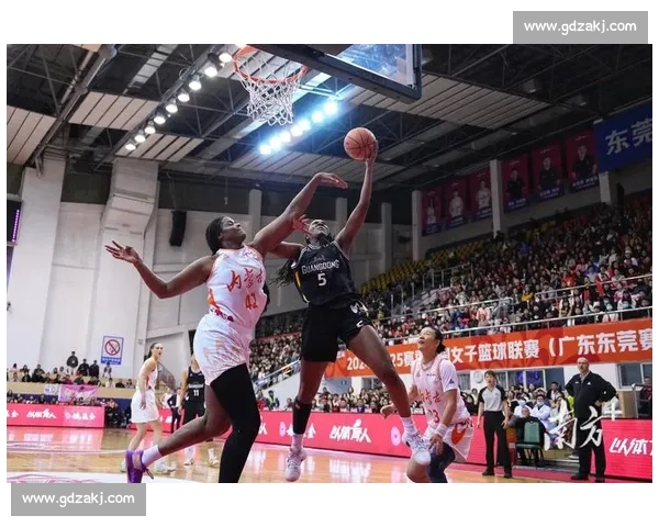 今日CBA精彩对决直播：球队激烈角逐，球迷热血沸腾，赛场火爆不断