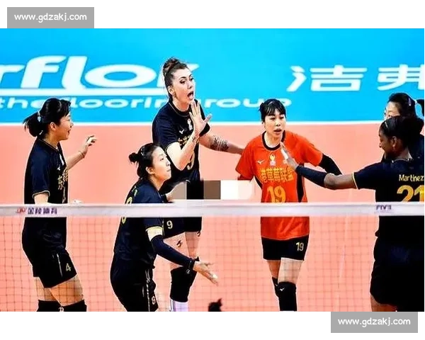 激烈对决!女子排球赛场上巅峰较量引爆全场激情 激烈对决!女子排球赛场上巅峰较量引爆全场激情