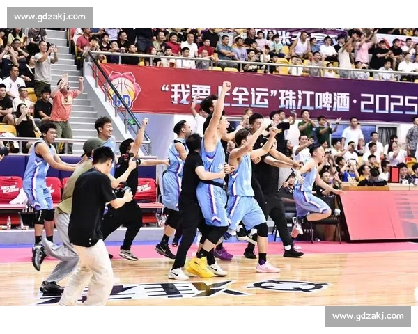 精彩对决！篮球赛场上强队逆袭胜出，激烈比拼带来无限悬念与惊喜 - 副本